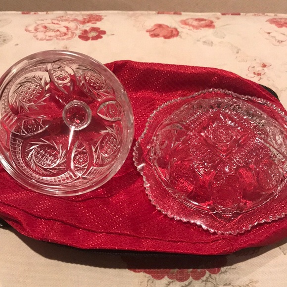 VINTAGE GLASS COVERED DISH - Picture 5 of 8